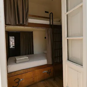  بيت شباب شباب بلاك سوان